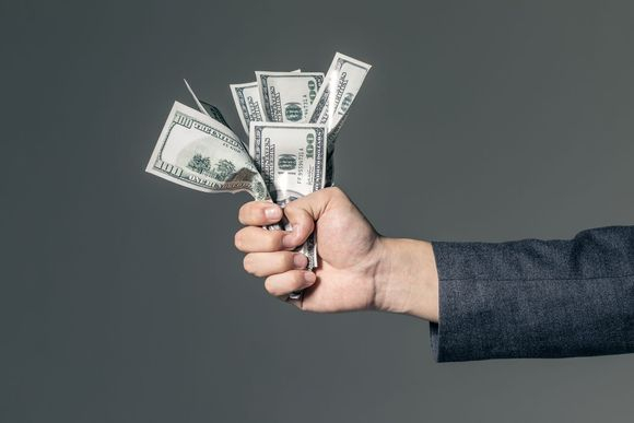 讨债公司的收费标准是什么?是按回款比例还是固定收费?